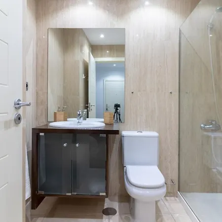 Flatguest Ramblas Golf 6c - Parking + Pool + Gym *