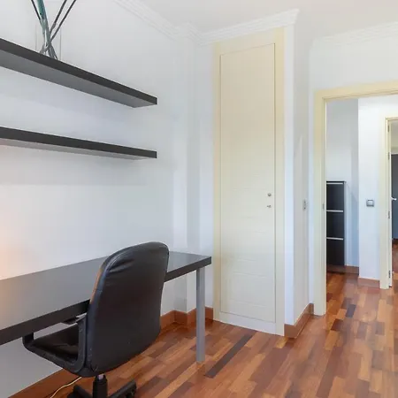 Flatguest Ramblas Golf 6c - Parking + Pool + Gym *
