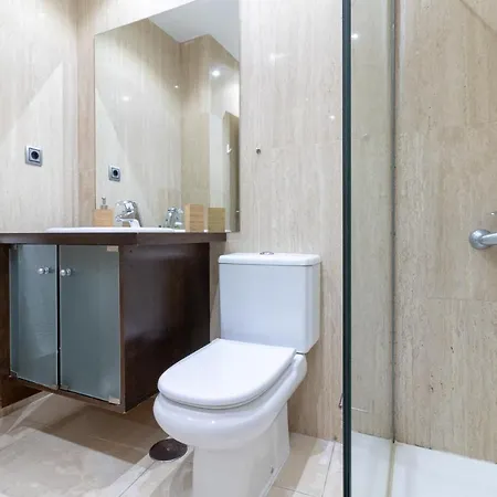 Flatguest Ramblas Golf 6c - Parking + Pool + Gym Apartment